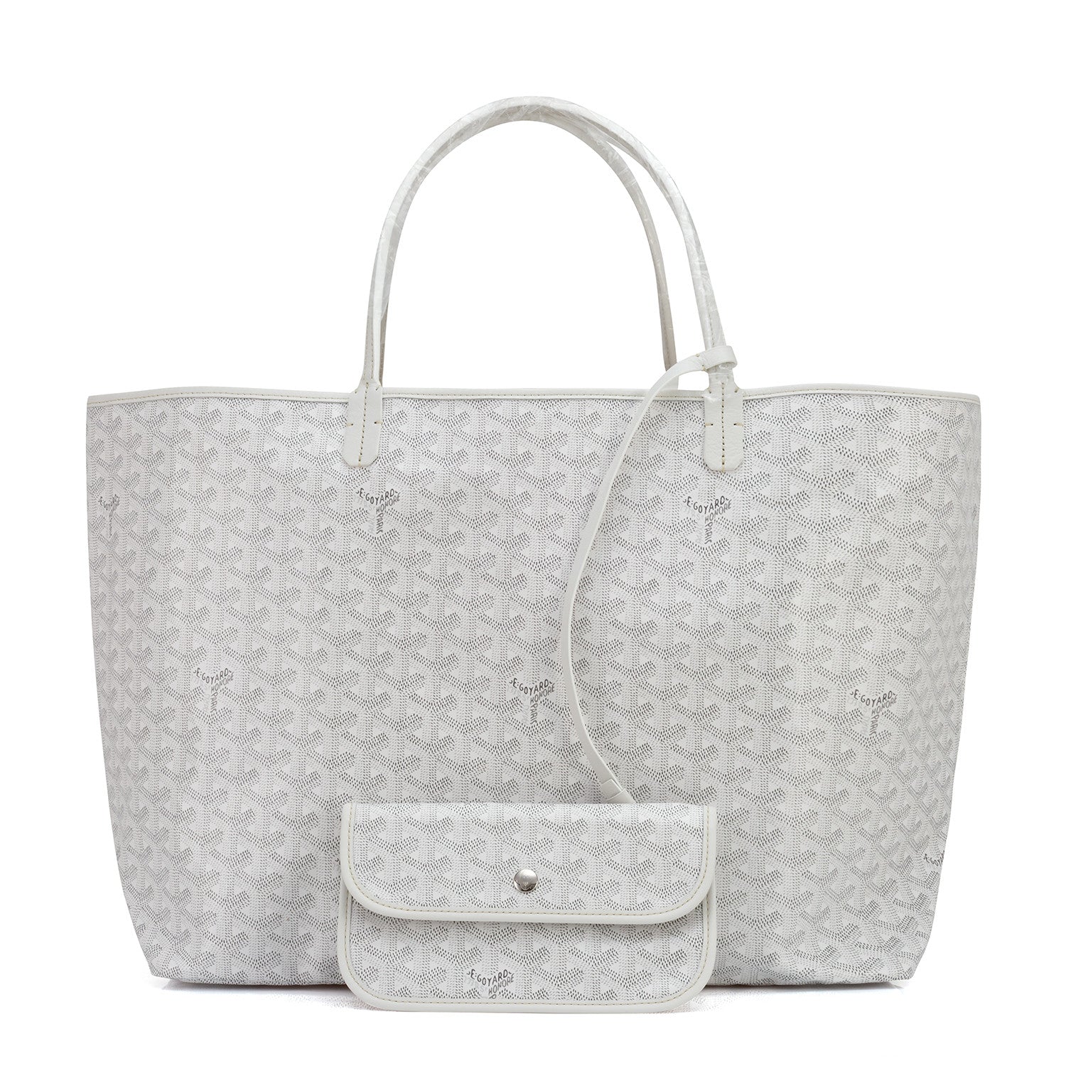 This is the cult-favorite Goyard Chevron Tote in the stunning