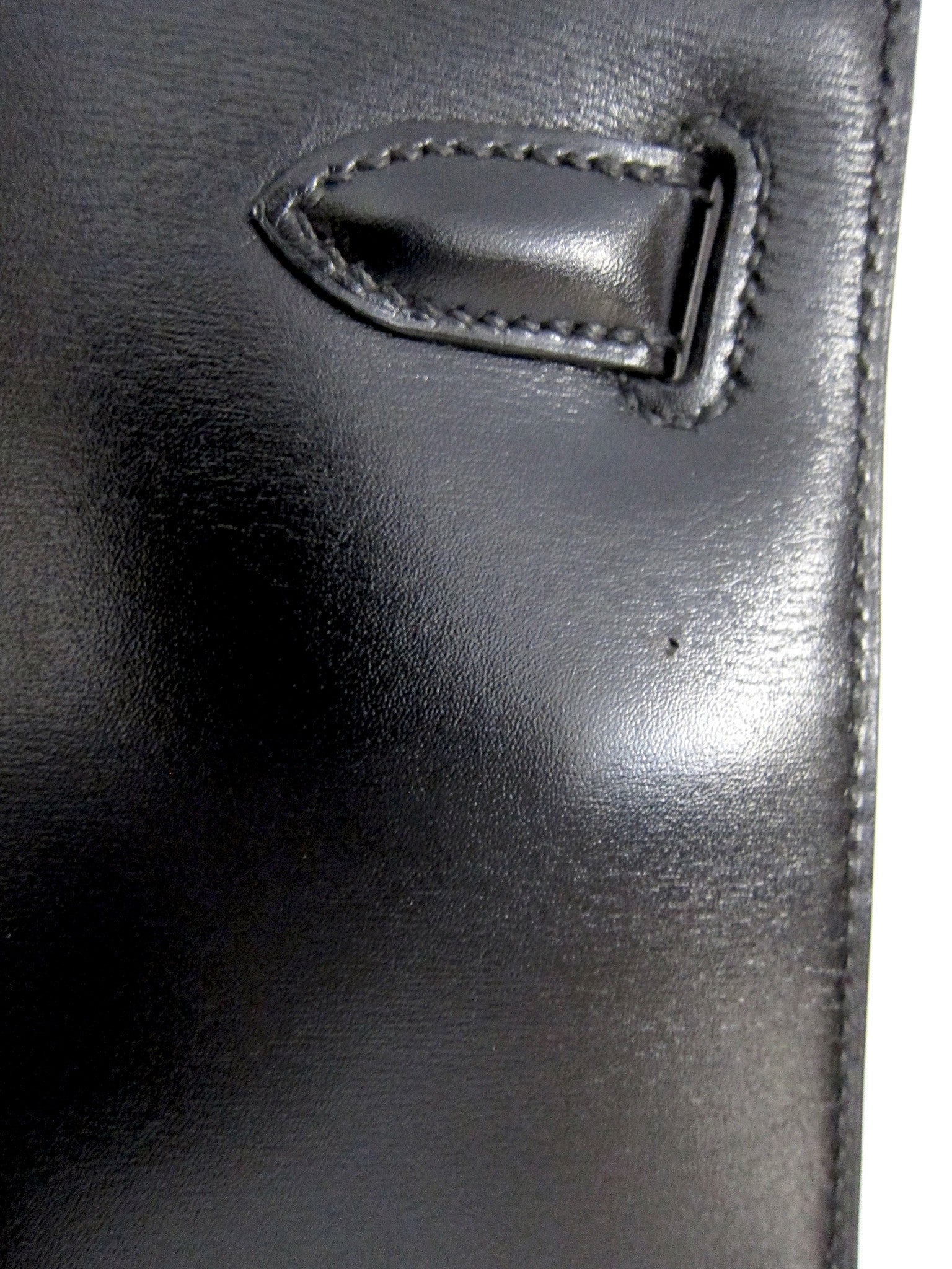 A BLACK CALF BOX LEATHER KELLY CUT WITH GOLD HARDWARE