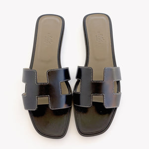 Hermes Oran Black Box Leather Sandals White Stitching Size 40 or 9.5 or 10